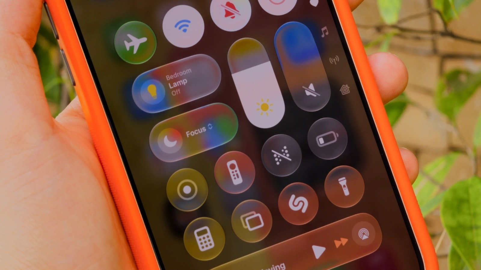 iPhone-ის ეკრანი Focus და Do Not Disturb რეჟიმების პარამეტრებით